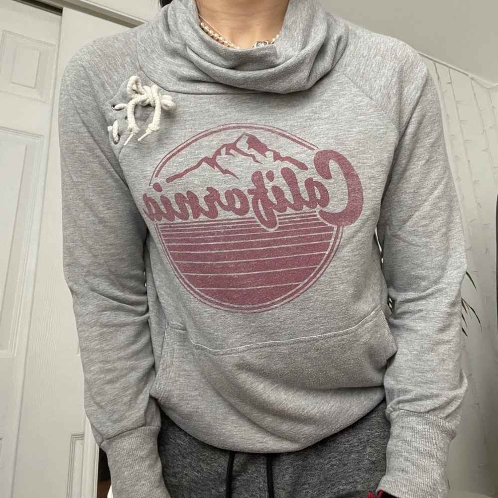 Loose neck sweatshirt